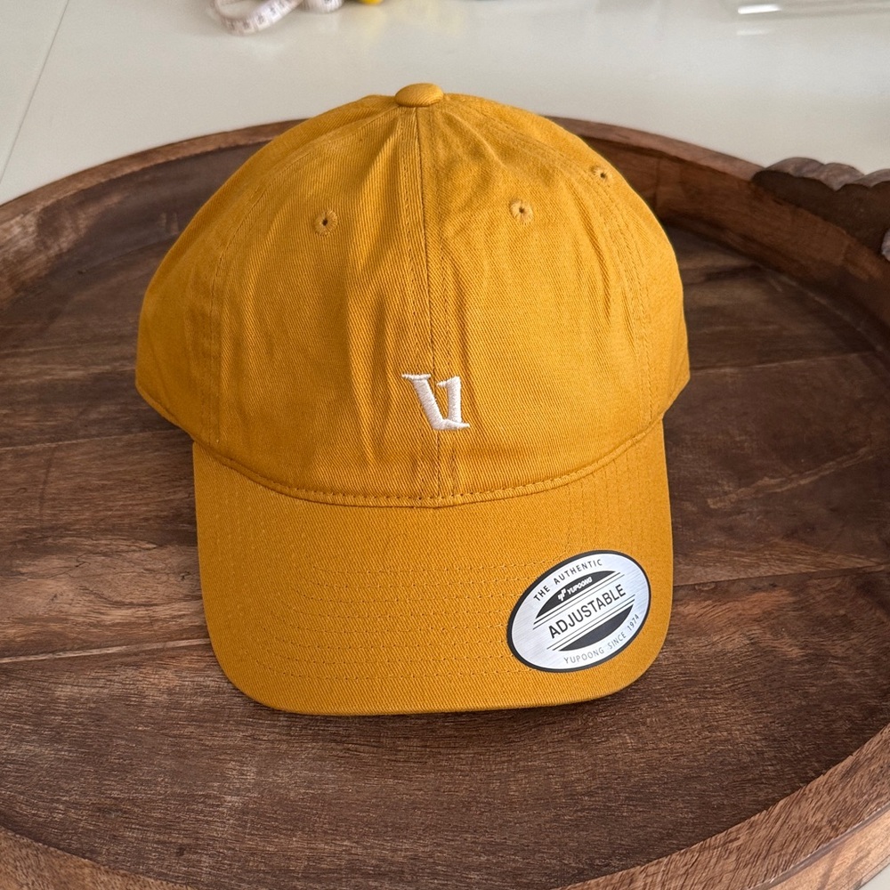 Vuori Dad hat NWT